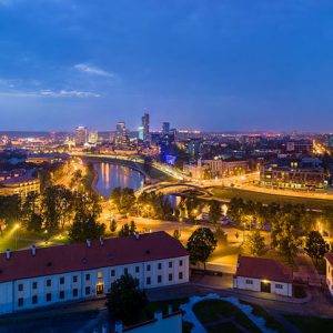 800px-Vilnius_Modern_Skyline_At_Dusk,_Lithuania_-_Diliff